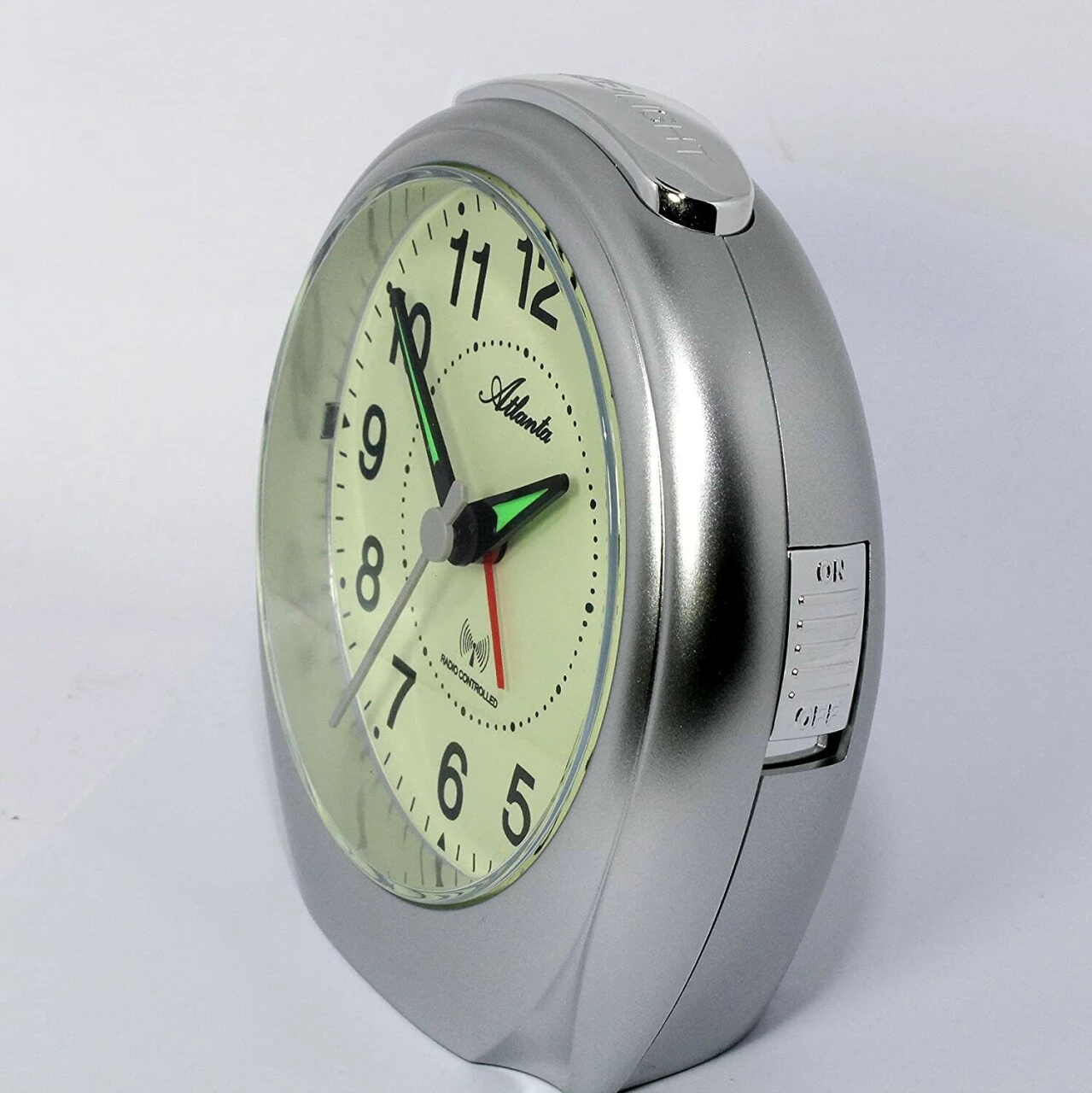 ATLANTA Réveil Radio-piloté Argenté Cadran Luminescent 2 ATLANTA Réveil Radio-piloté Argenté Cadran Luminescent – Image 2